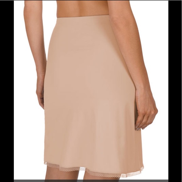 Natori Benefit Half Slip - Picture 2 of 2